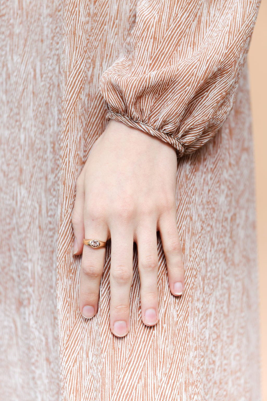 ASTRID RING / MOLDAVITE