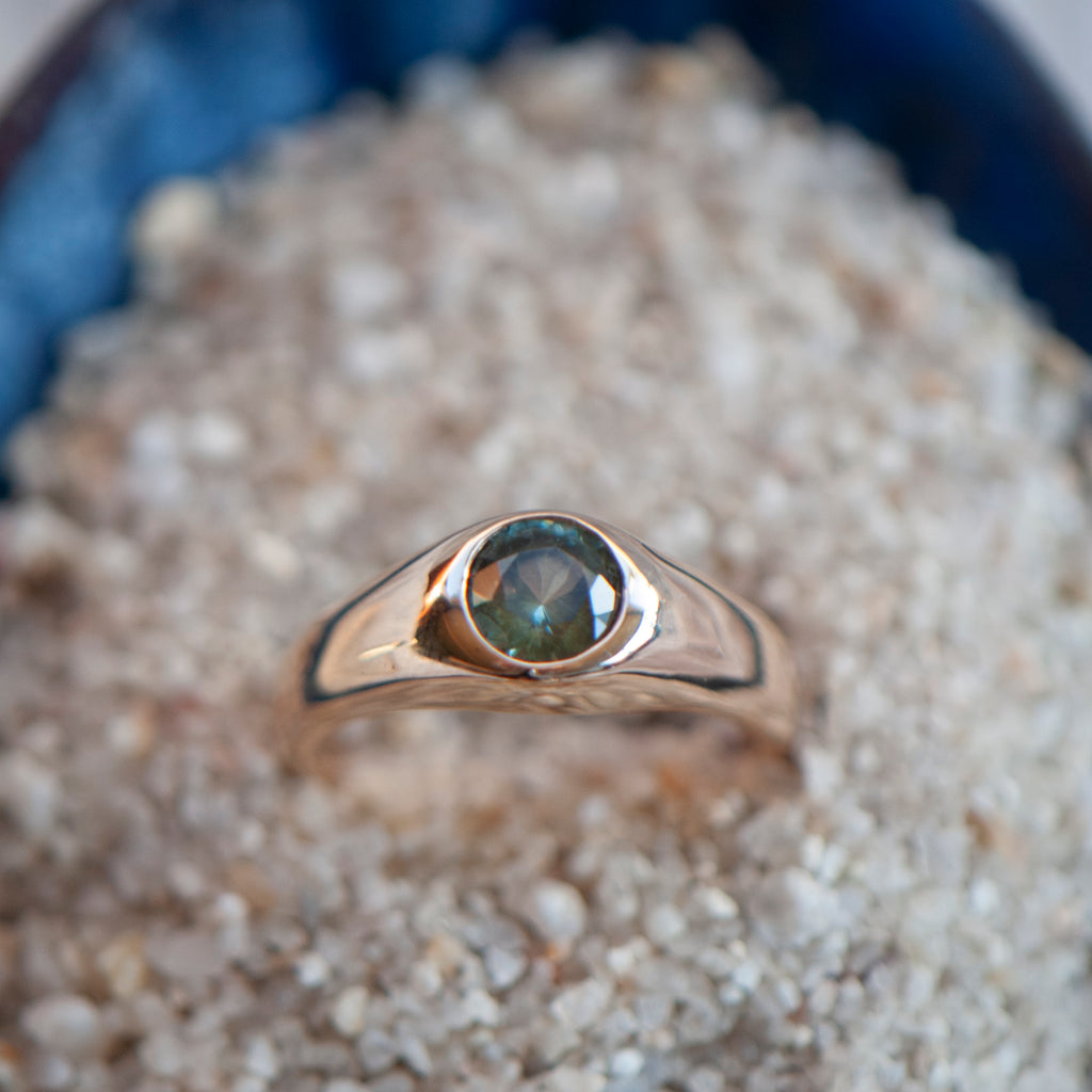 ASTRID RING / MONTANA SAPPHIRE